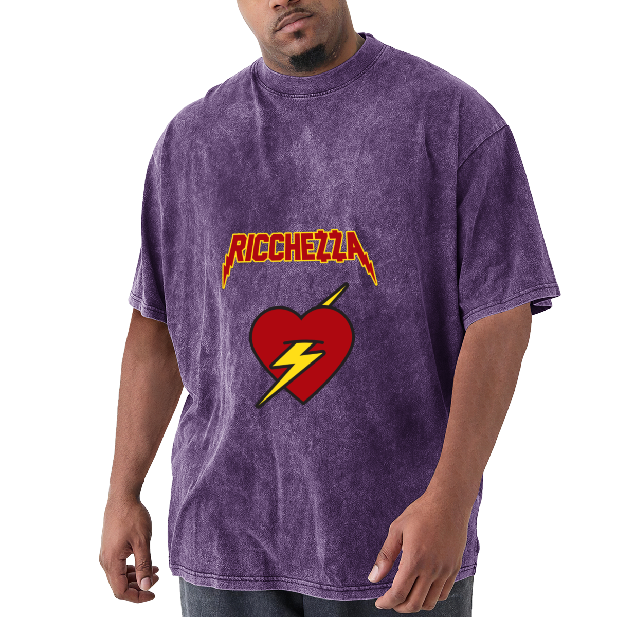 Ricchezza Lightning Text Red Heart Flash Vintage Graphic T-Shirt