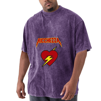 Ricchezza Lightning Text Red Heart Flash Vintage Graphic T-Shirt