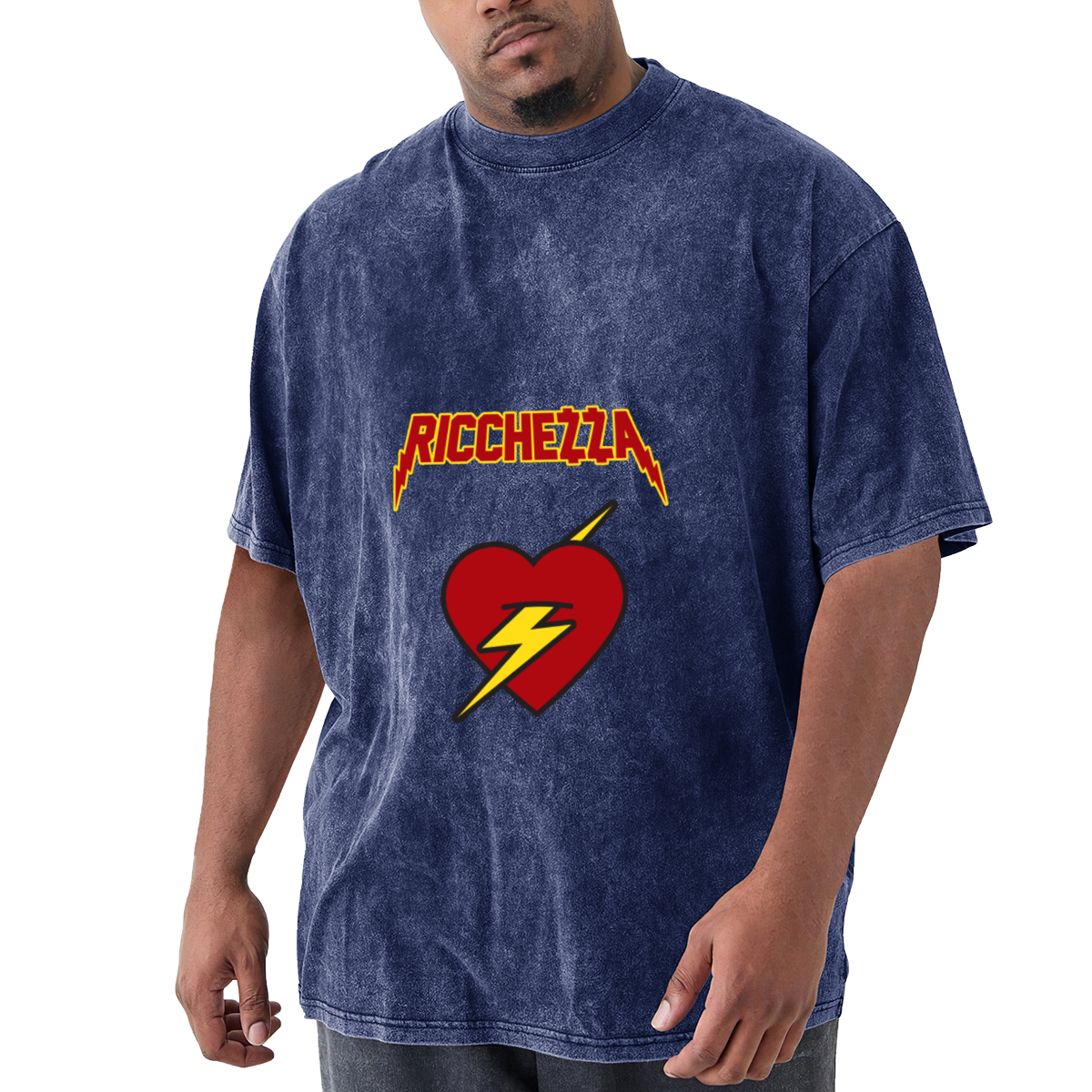 Ricchezza Lightning Text Red Heart Flash Vintage Graphic T-Shirt