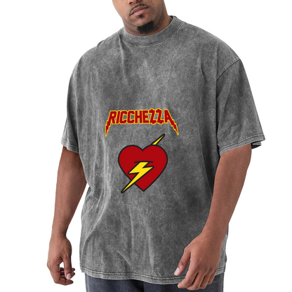 Ricchezza Lightning Text Red Heart Flash Vintage Graphic T-Shirt