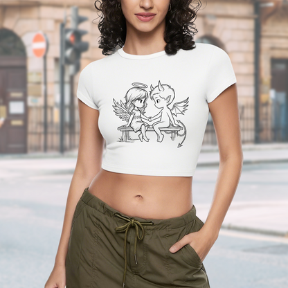 Dripping Golden Lips Trendy Black Crop Tee