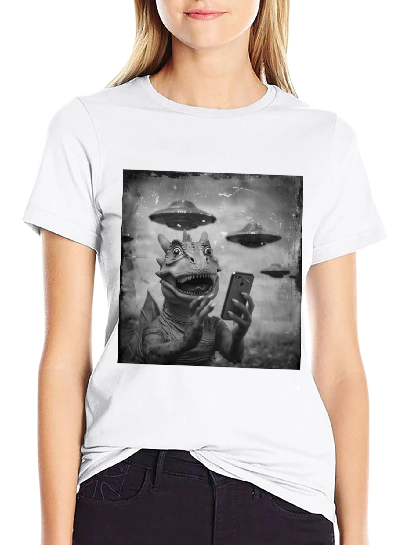Retro Alien Lizard Selfie Graphic Tee