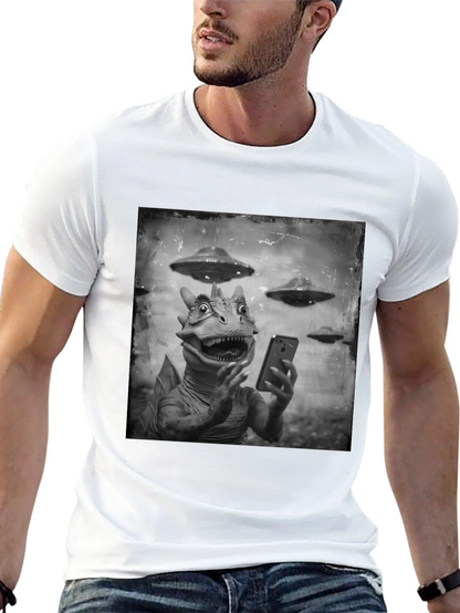 Retro Alien Lizard Selfie Graphic Tee